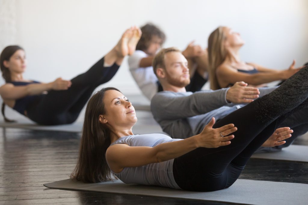 Übung Pilates für die Bauchmuskeln